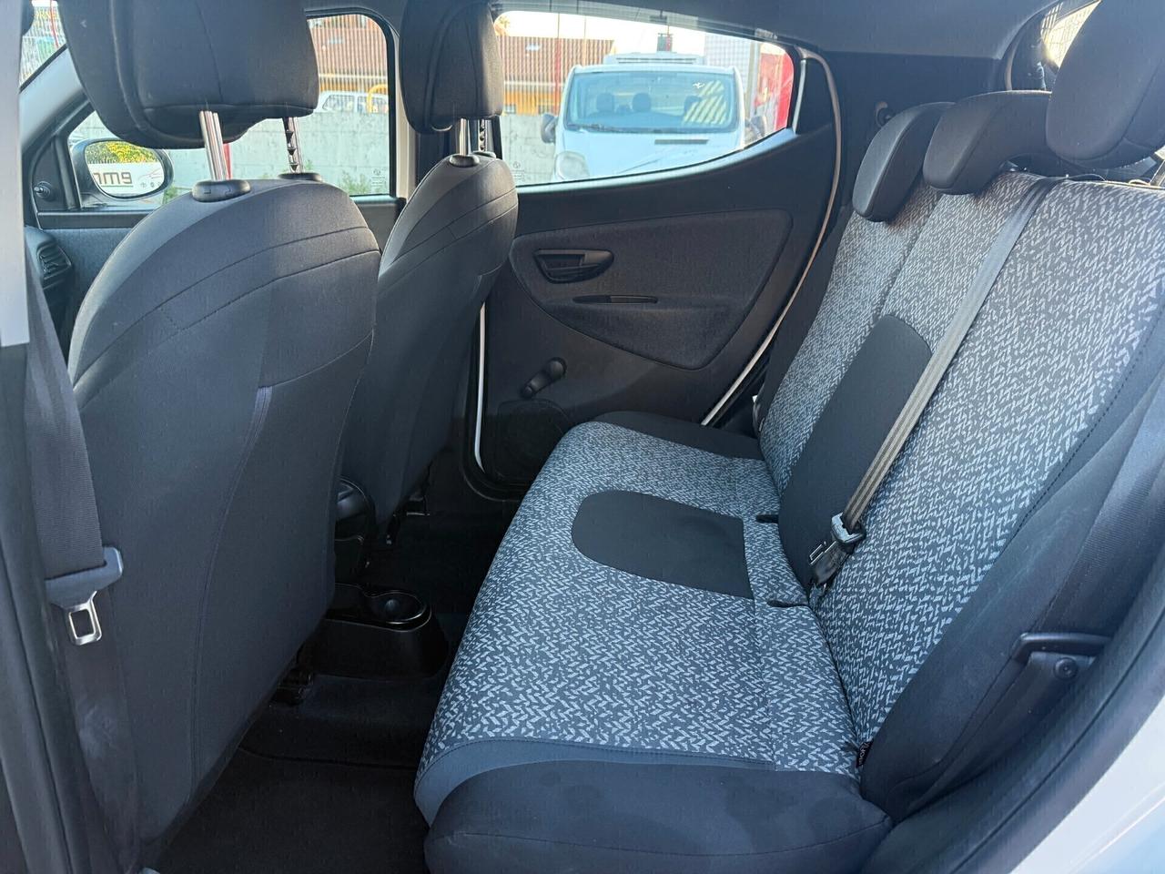 Lancia Ypsilon 1.0 FireFly 5 porte S&S Hybrid Ecochic Gold