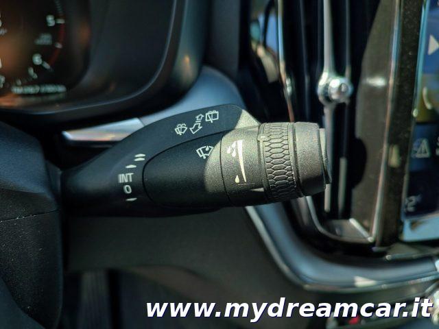 VOLVO XC60 B4 (d) AWD Geartronic Momentum Pro