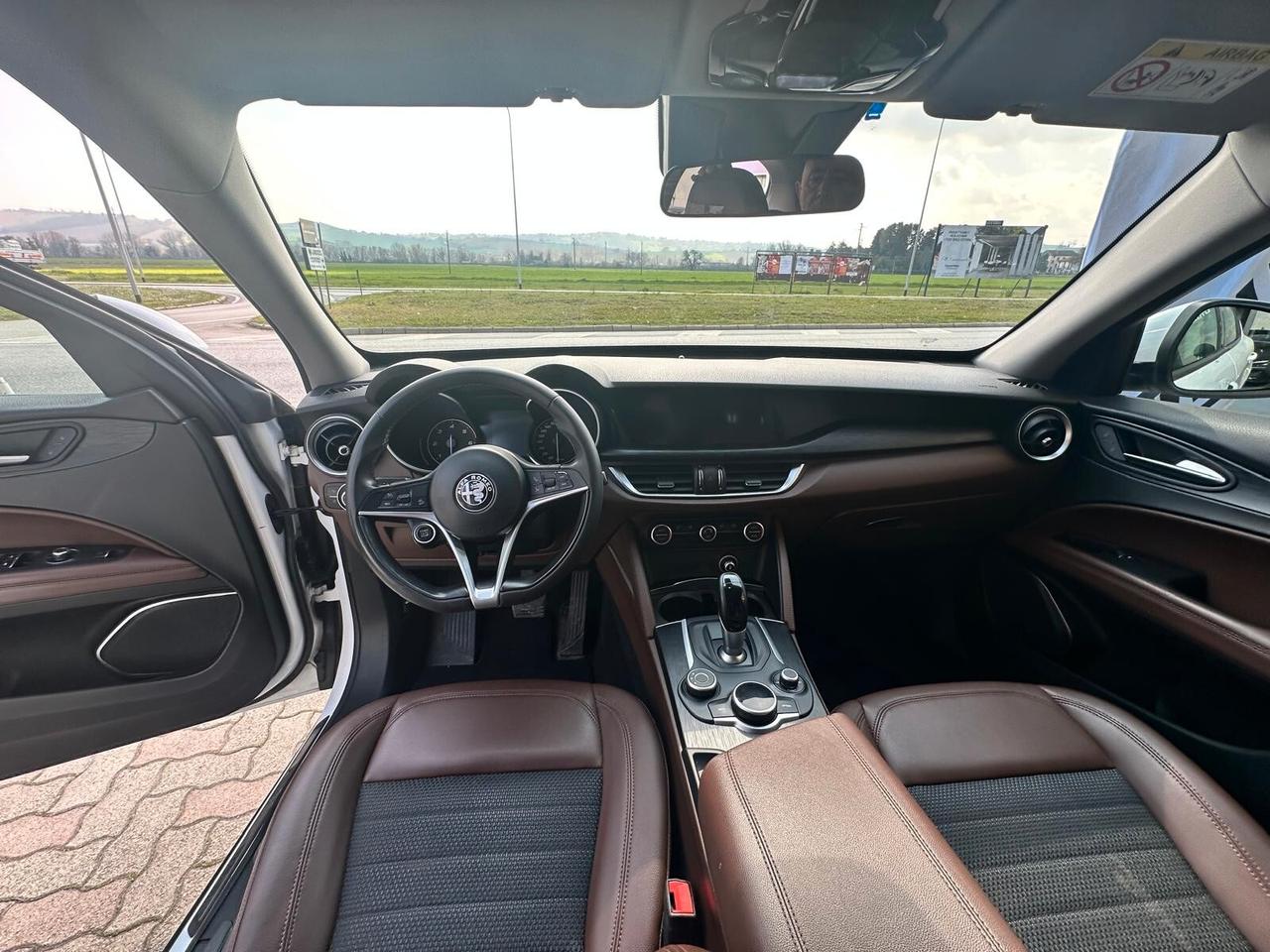 Alfa Romeo Stelvio 2.2 Turbodiesel 180 CV AT8 Q4 Business