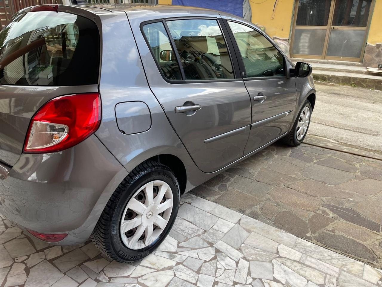 Renault Clio 1.2 16V 5 porte / GARANZIA 12 MESI