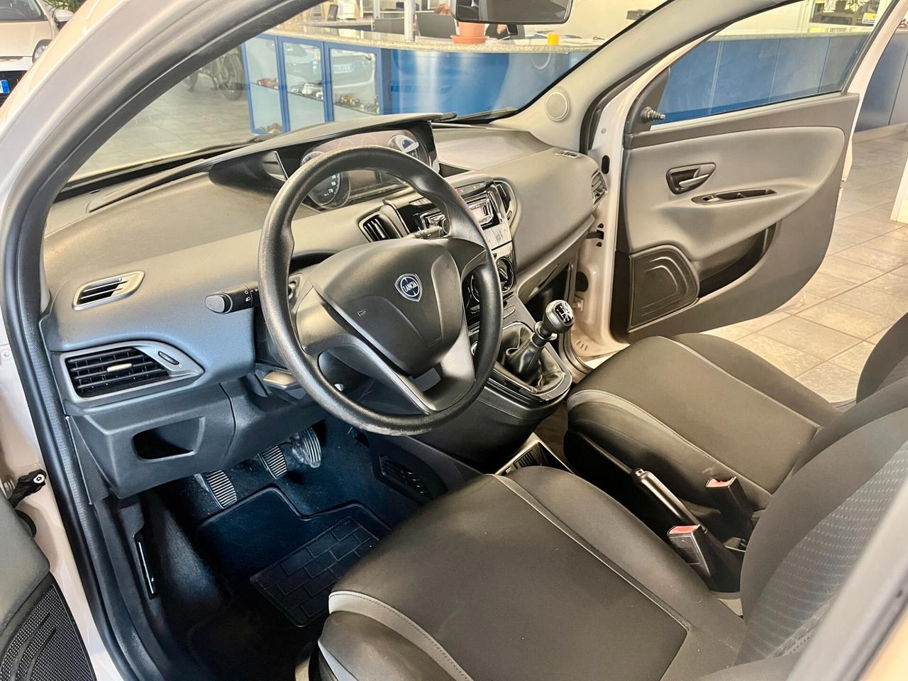 Lancia Ypsilon 1.2 69 CV 5 porte Gold