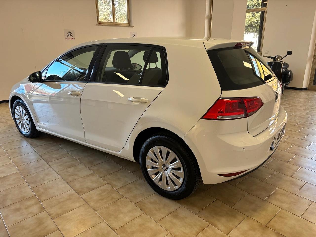 VOLKSWAGEN GOLF 7 ANNO 2016 BZ 1.2 TSI ADATTA NEOPATENTATI KM 104 MILA
