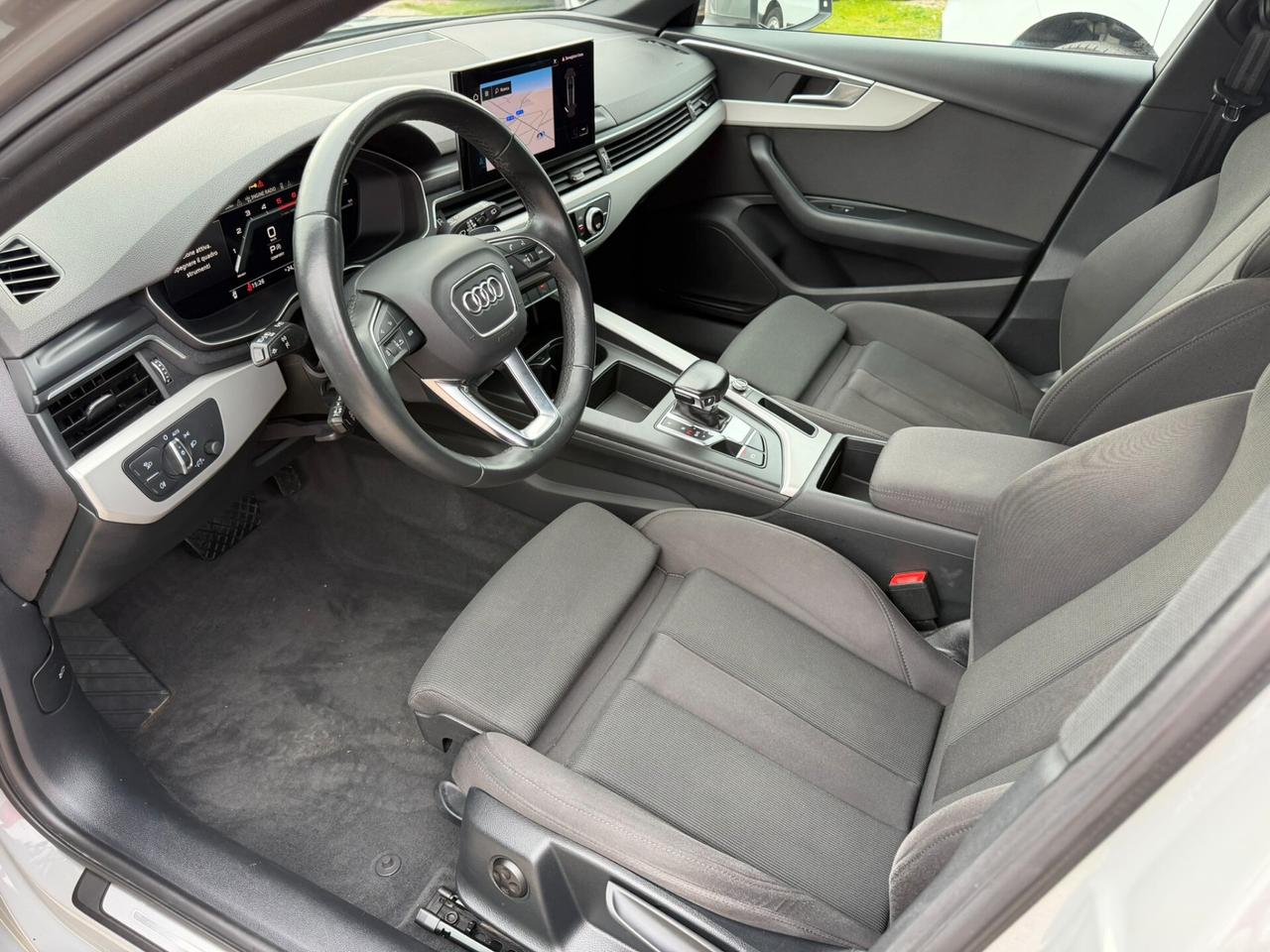 Audi A4 Avant 30 TDI 136 CV S-tronic S-line edition