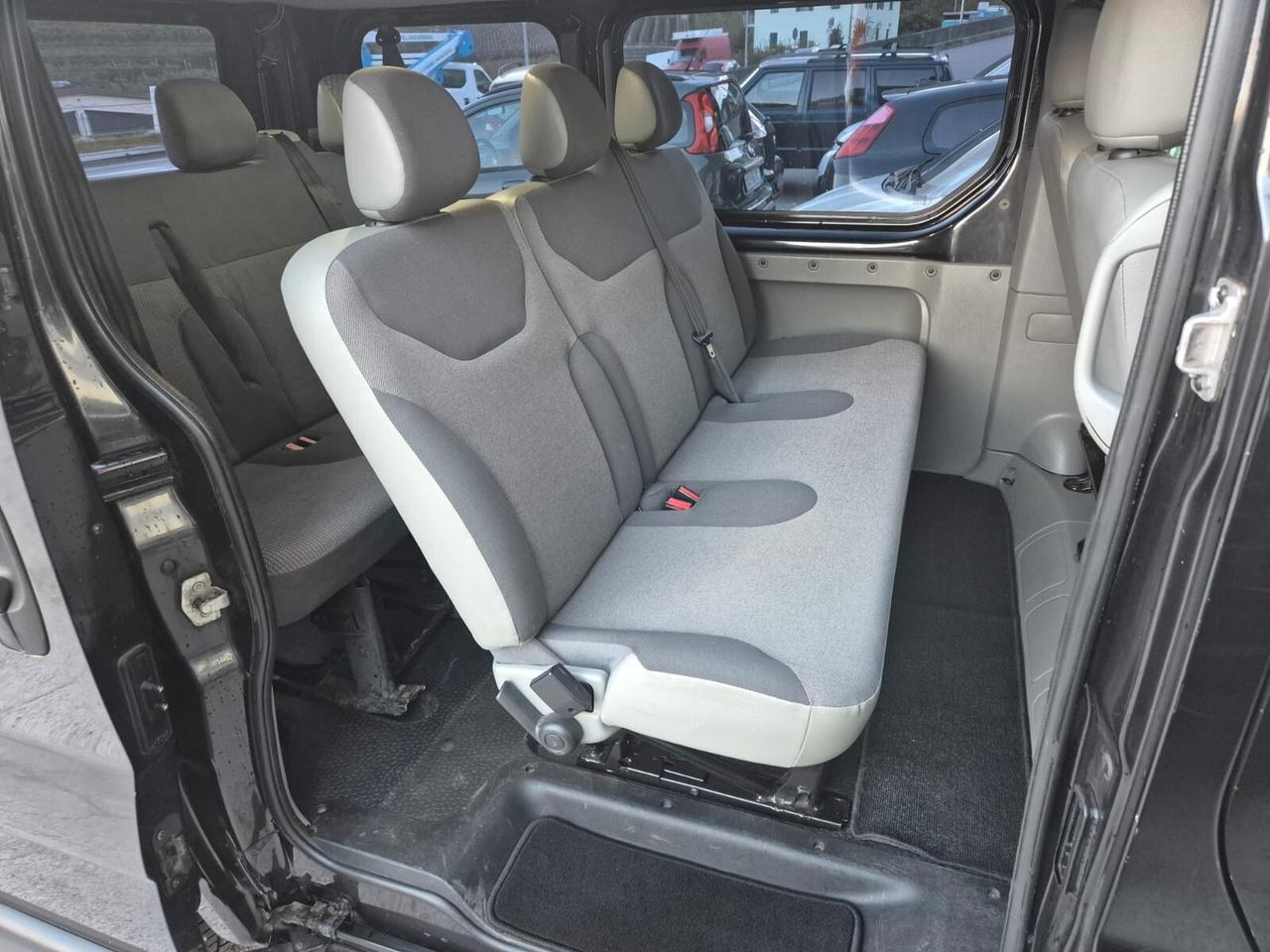 RENAULT TRAFIC 8 POSTI VERGLAST