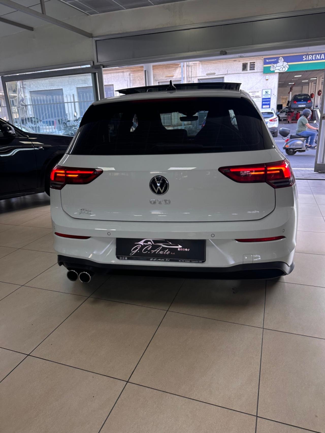 Volkswagen Golf 2.0 TDI GTD DSG 200CV