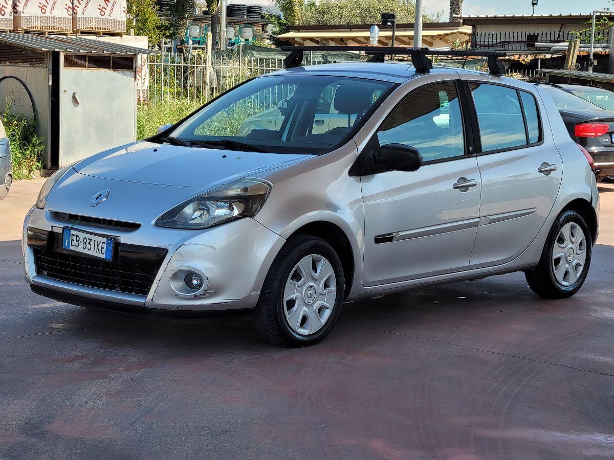 RENAULT - Clio