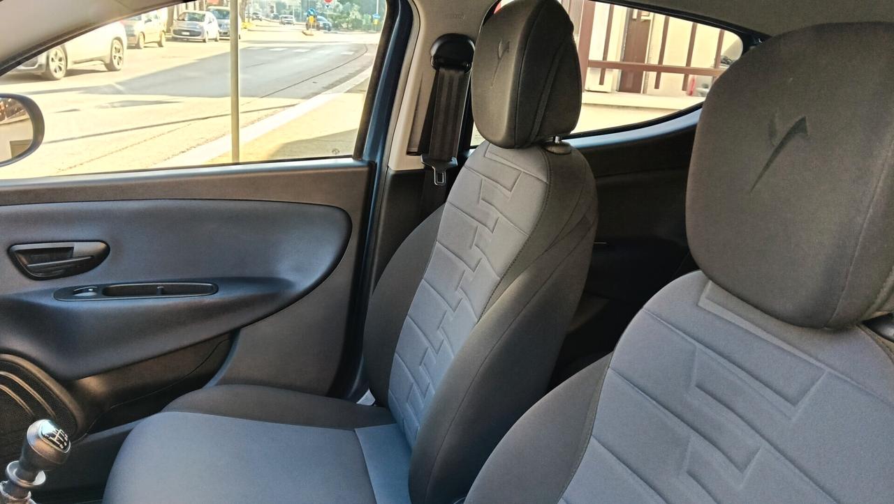 LANCIA YPSILON 1.0 HYBRID- GARANZIA FULL