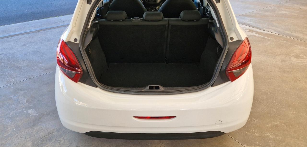 Peugeot 208 PureTech 82cv 5 porte Allure