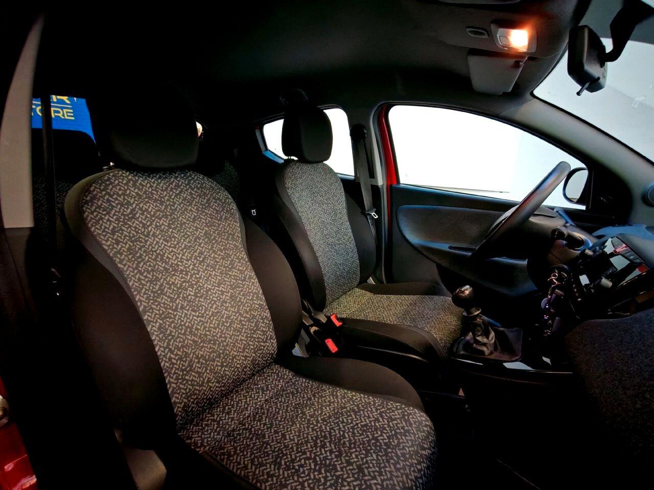 Lancia Ypsilon 1.0 Hybrid Ecochic