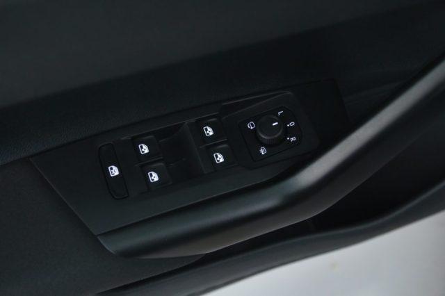 VOLKSWAGEN Polo 1.0 TSI Life / Neopatentati