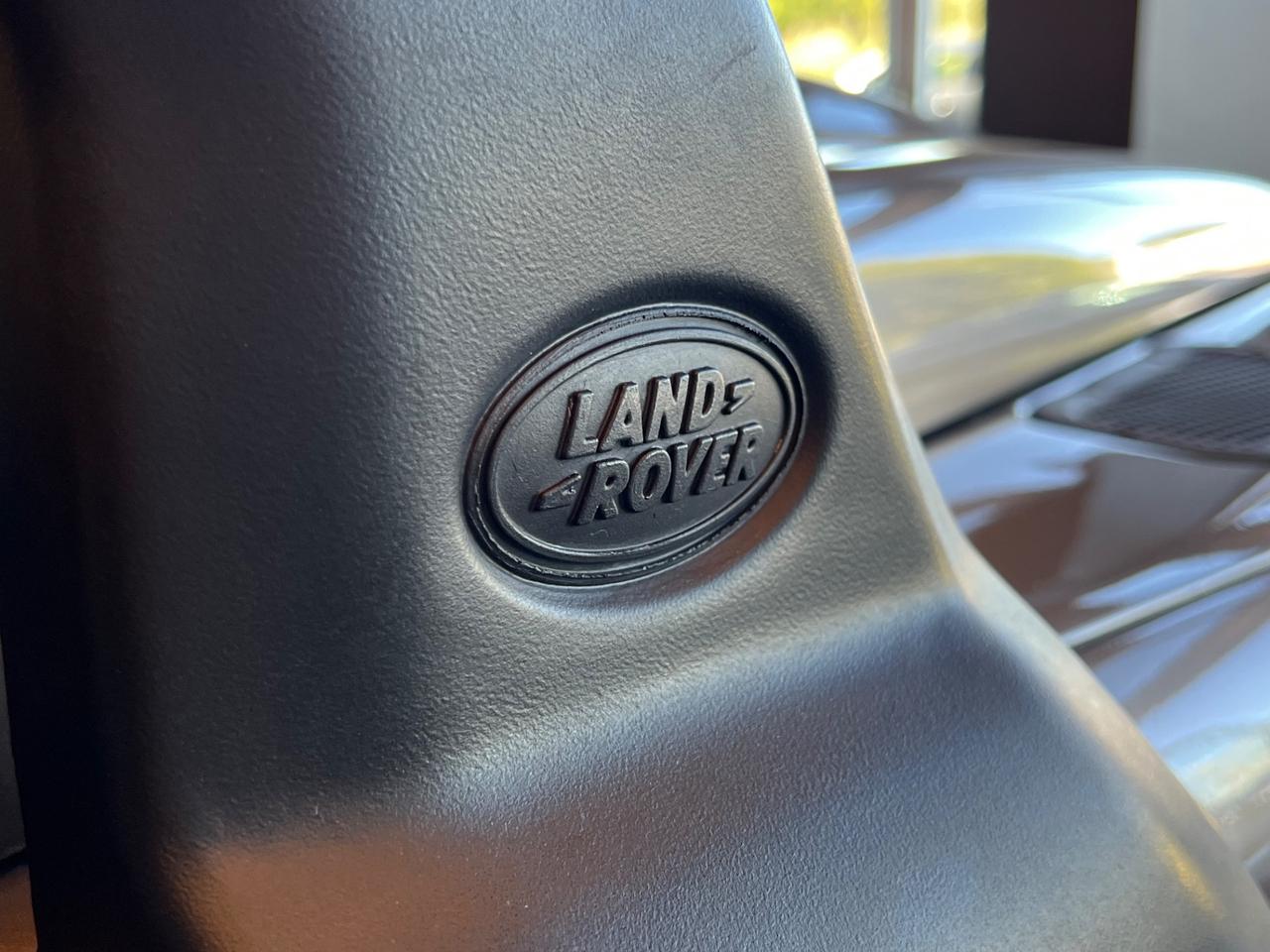 Land Rover Defender 110 2.4 TD4 S.W. Limited Edition Nara Bronze