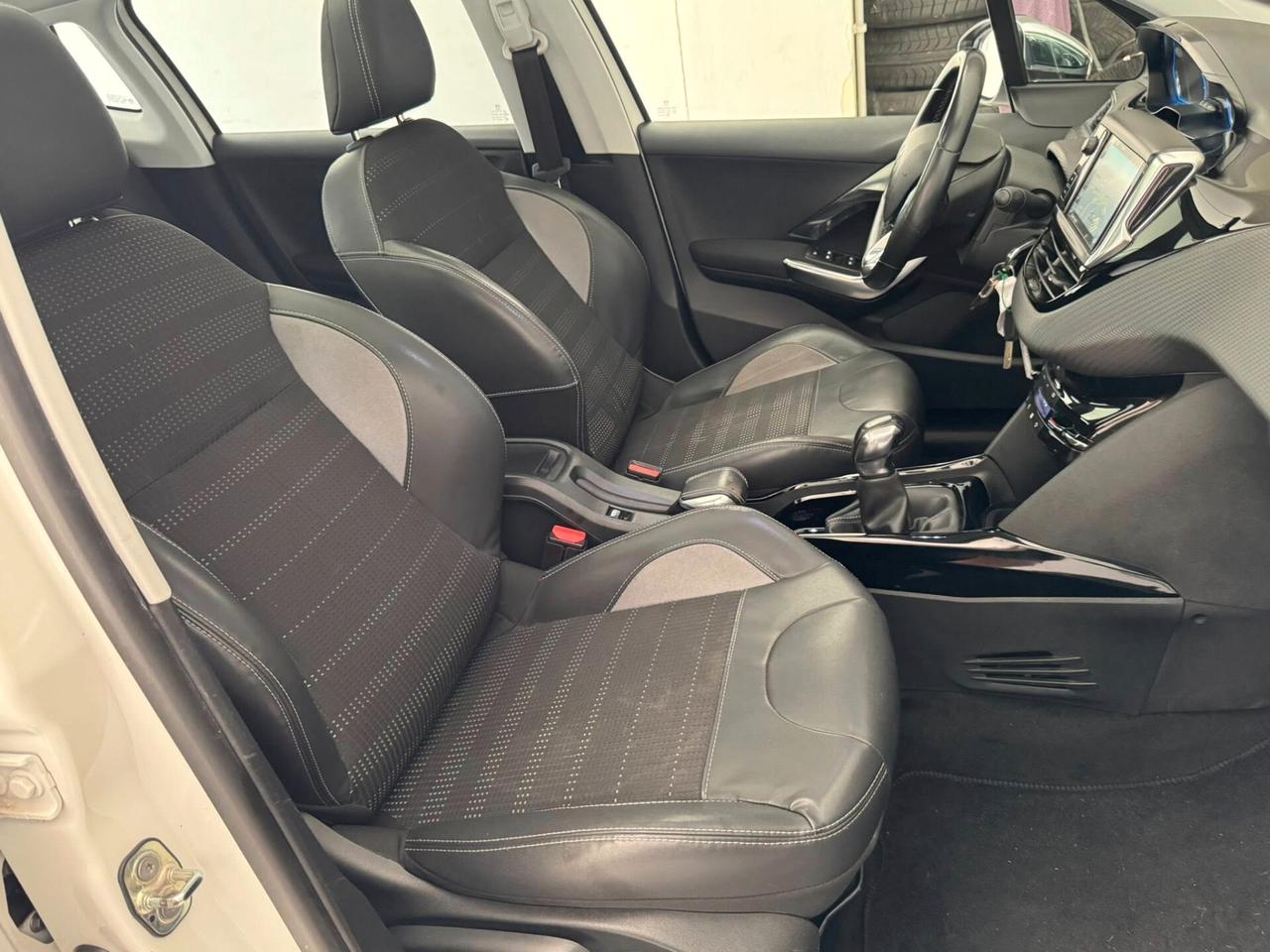 PEUGEOT 2008 1.6 HDI ALLURE TETTO+NAVI+CERCHI