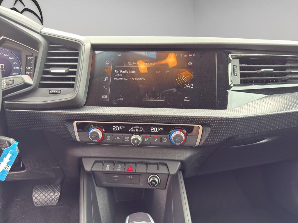 Audi A1 30 1.0 TFSI Identity Contrast S tronic