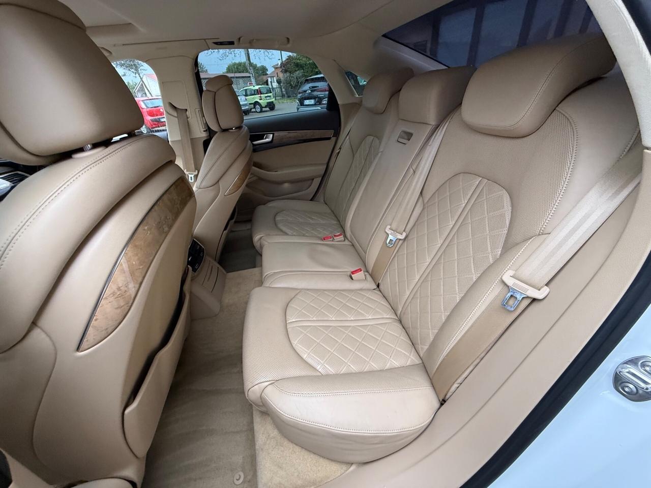 Audi A8 - 4.2 TDI V8 351 CV - quattro tiptronic
