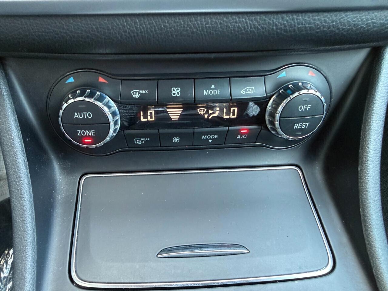 Mercedes GLA 200 d Automatic 4MATIC Premium — AMG Line