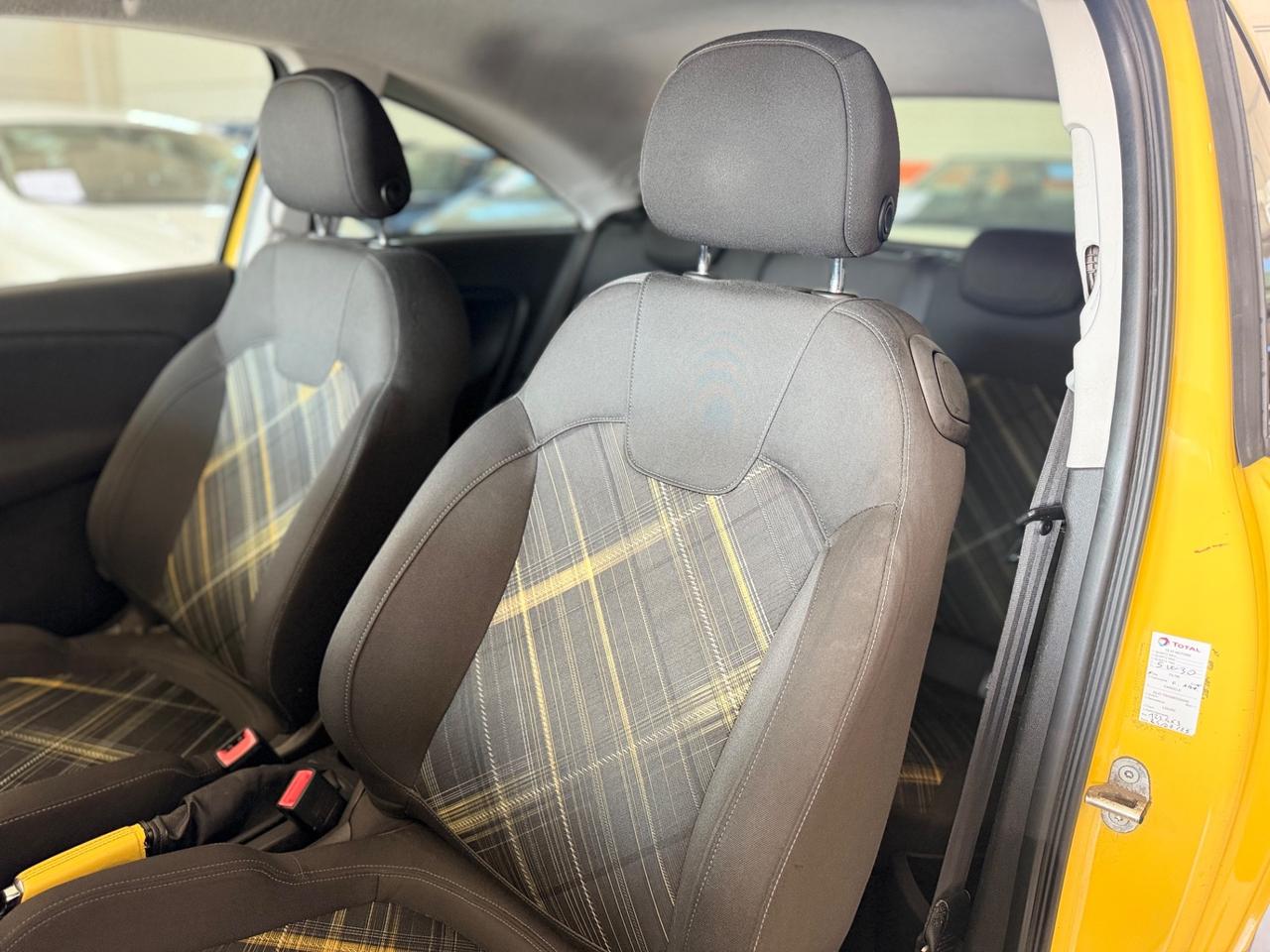 Opel Corsa 1.3 CDTI ecoFLEX Start&Stop Coupé b-Color