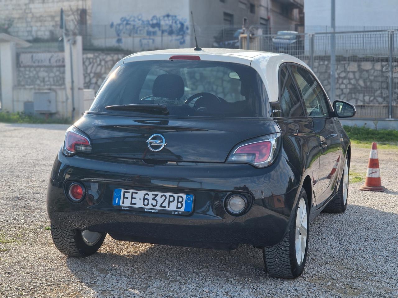 Opel Adam 1.4 87 CV GPL Tech Unlimited