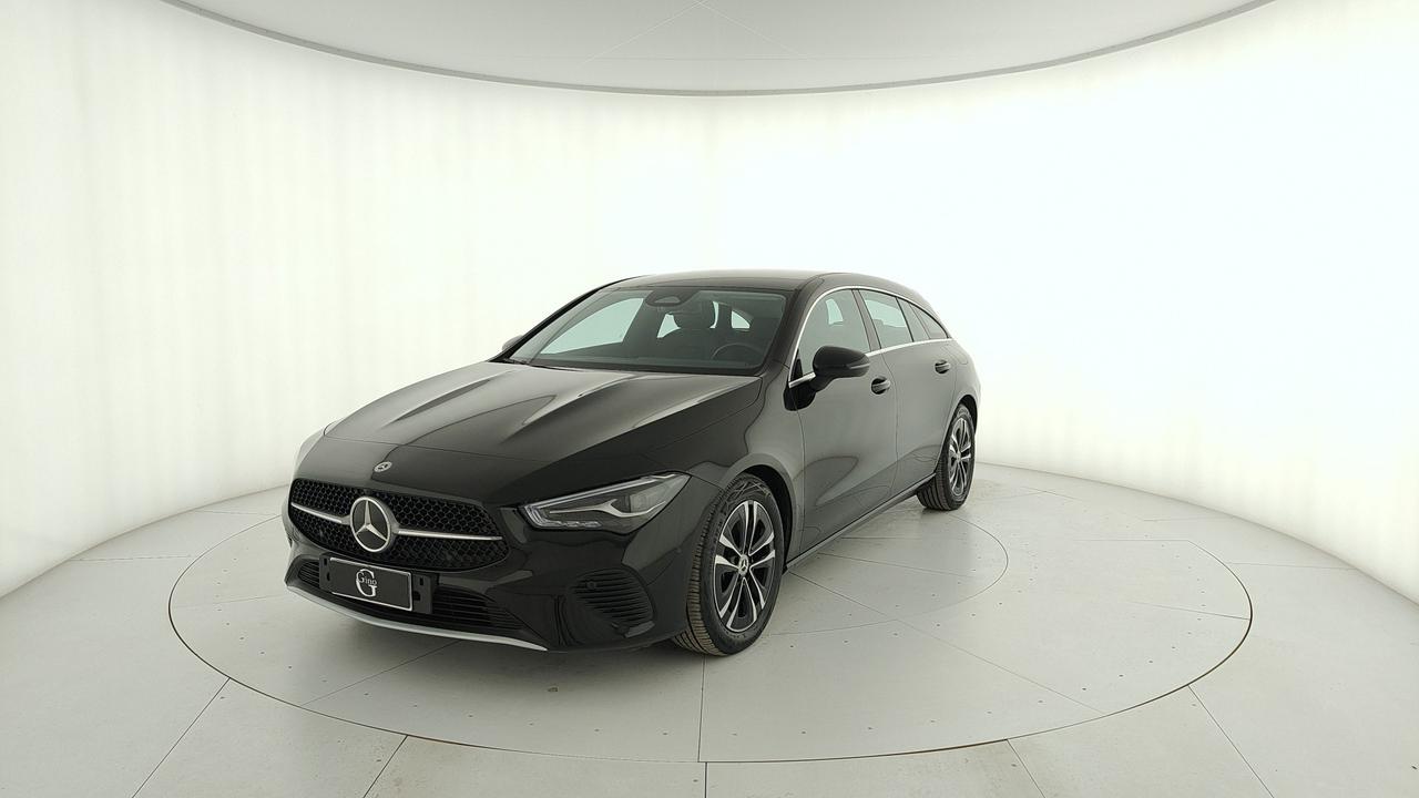 Mercedes-Benz CLA Shooting Brake 180 d Advanced auto