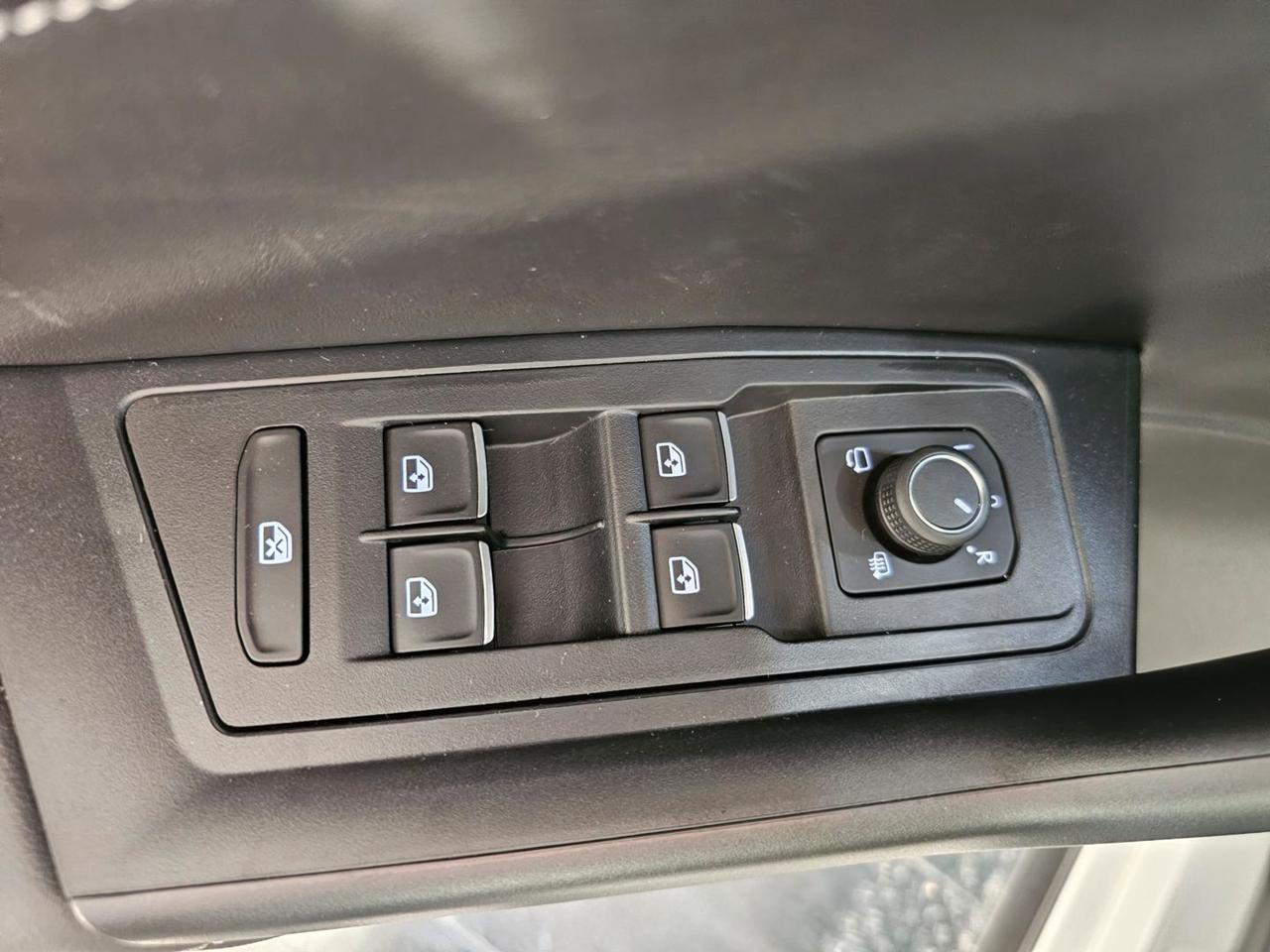 Volkswagen T-Roc Style C.17" Tetto Apribile Led Navi PDC Camera TDI