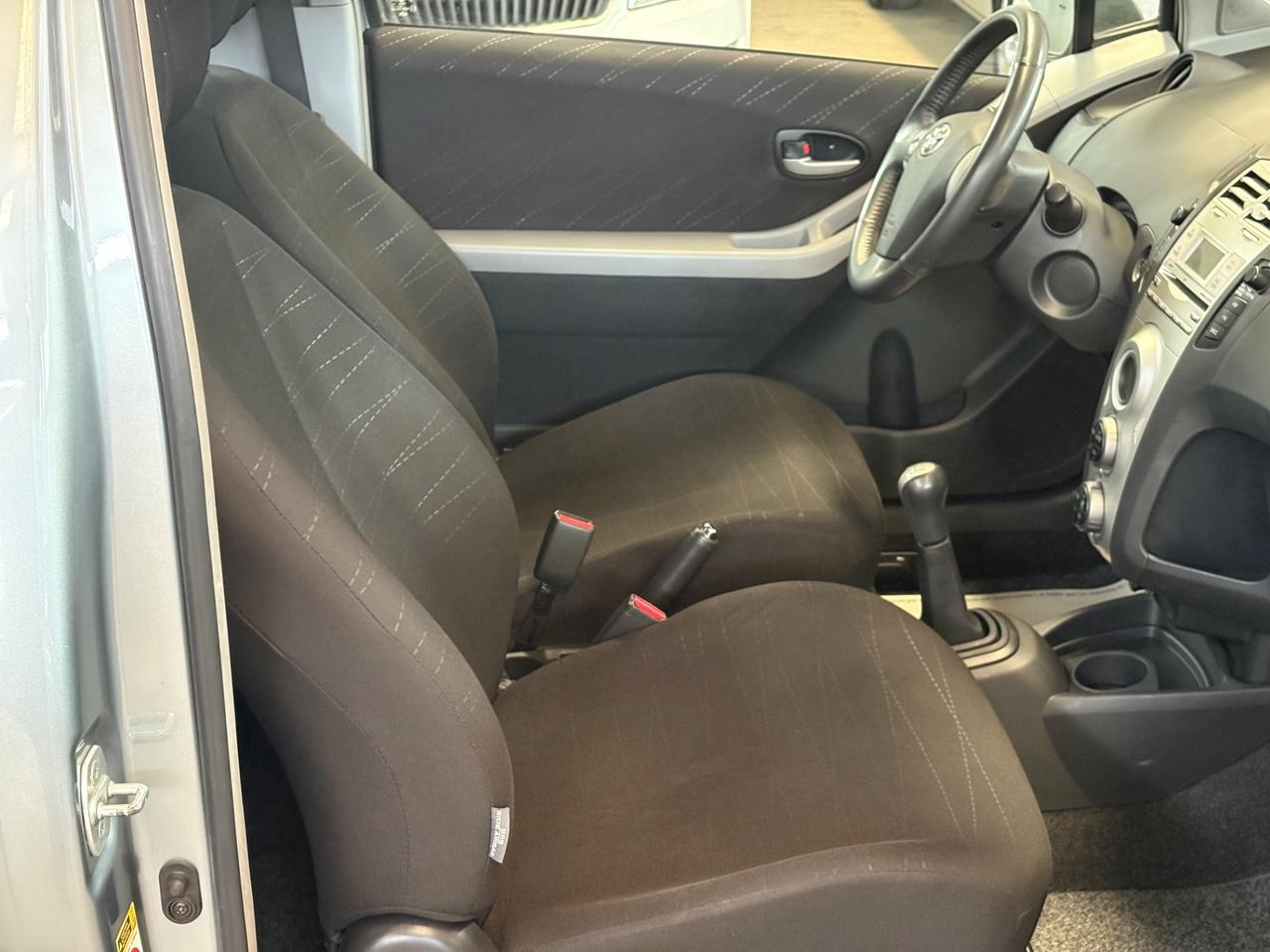 Toyota Yaris 1.0 3 porte Sol