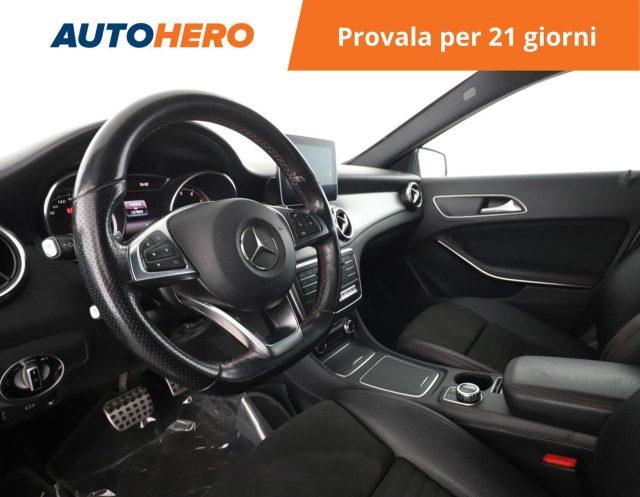 MERCEDES-BENZ GLA 180 Premium