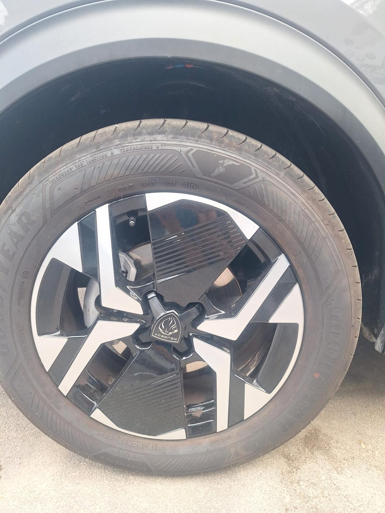 Peugeot 2008 BlueHDi 130 S&S EAT8 Allure