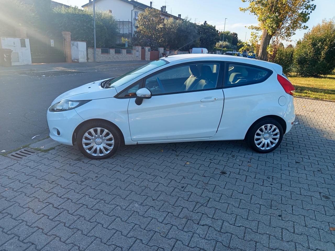 Ford Fiesta 1.4 3 porte Bz.- GPL Titanium