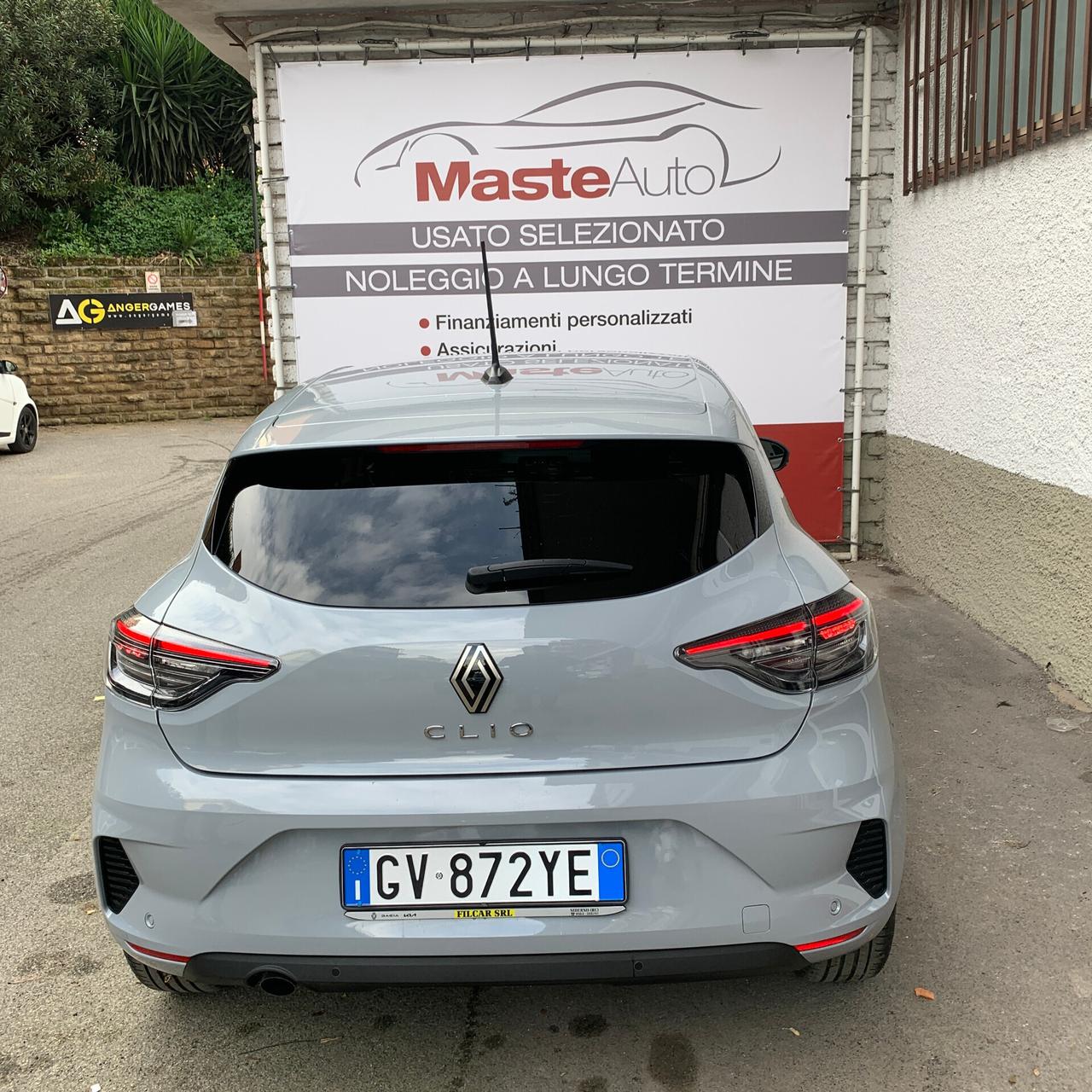 Renault Clio TCe 90 Evolution – 08/2024 | 5.154 km – PARI AL NUOVO