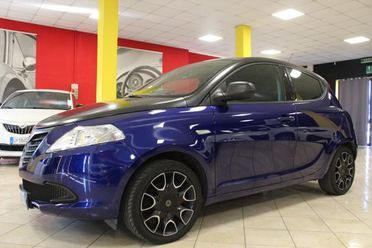 LANCIA Ypsilon 1.2 69 CV 5 porte MOMO DESIGN GPL/BENZ