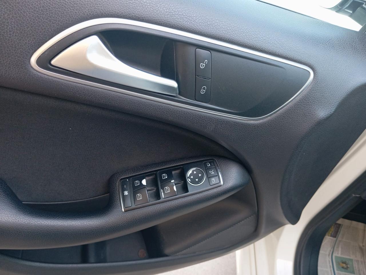 Mercedes-benz B 200 CDI BlueEFFICIENCY Executive