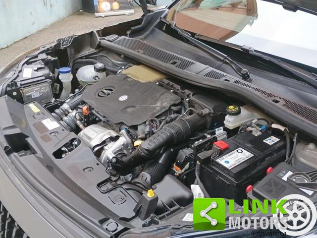 PEUGEOT 2008 BlueHDi 130 S&S EAT8 GT