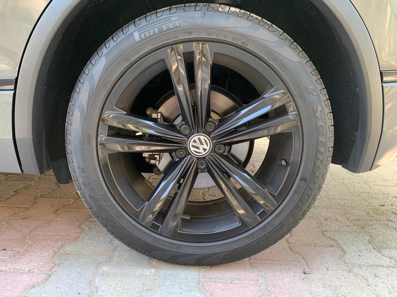 Volkswagen Tiguan 2.0 TDI SCR DSG Sport BlueMotion Technology R-LINE