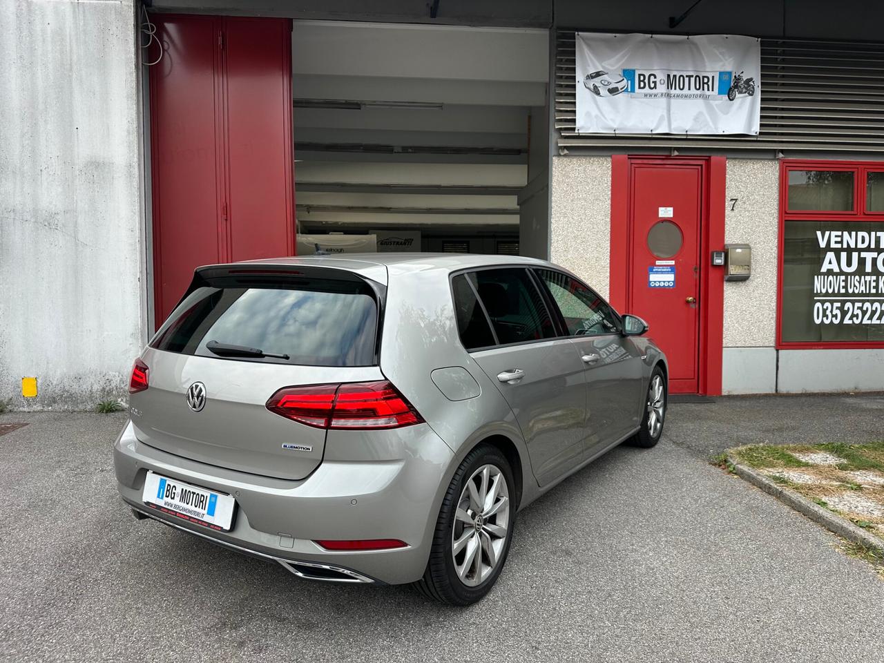 Volkswagen Golf VII 2017 5p 1.5 tsi Highline 130cv dsg UNIPROPR.