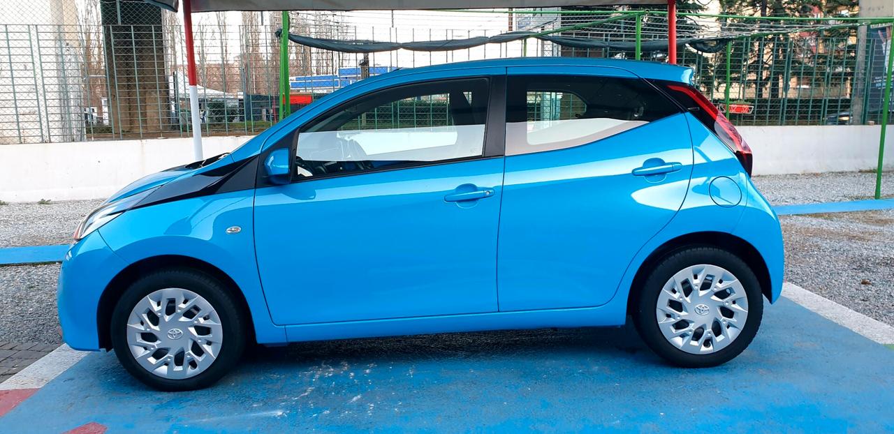 TOYOTA AYGO 1.0 BENZINA ANNO 2019 OK NEOPATENTATI E/6