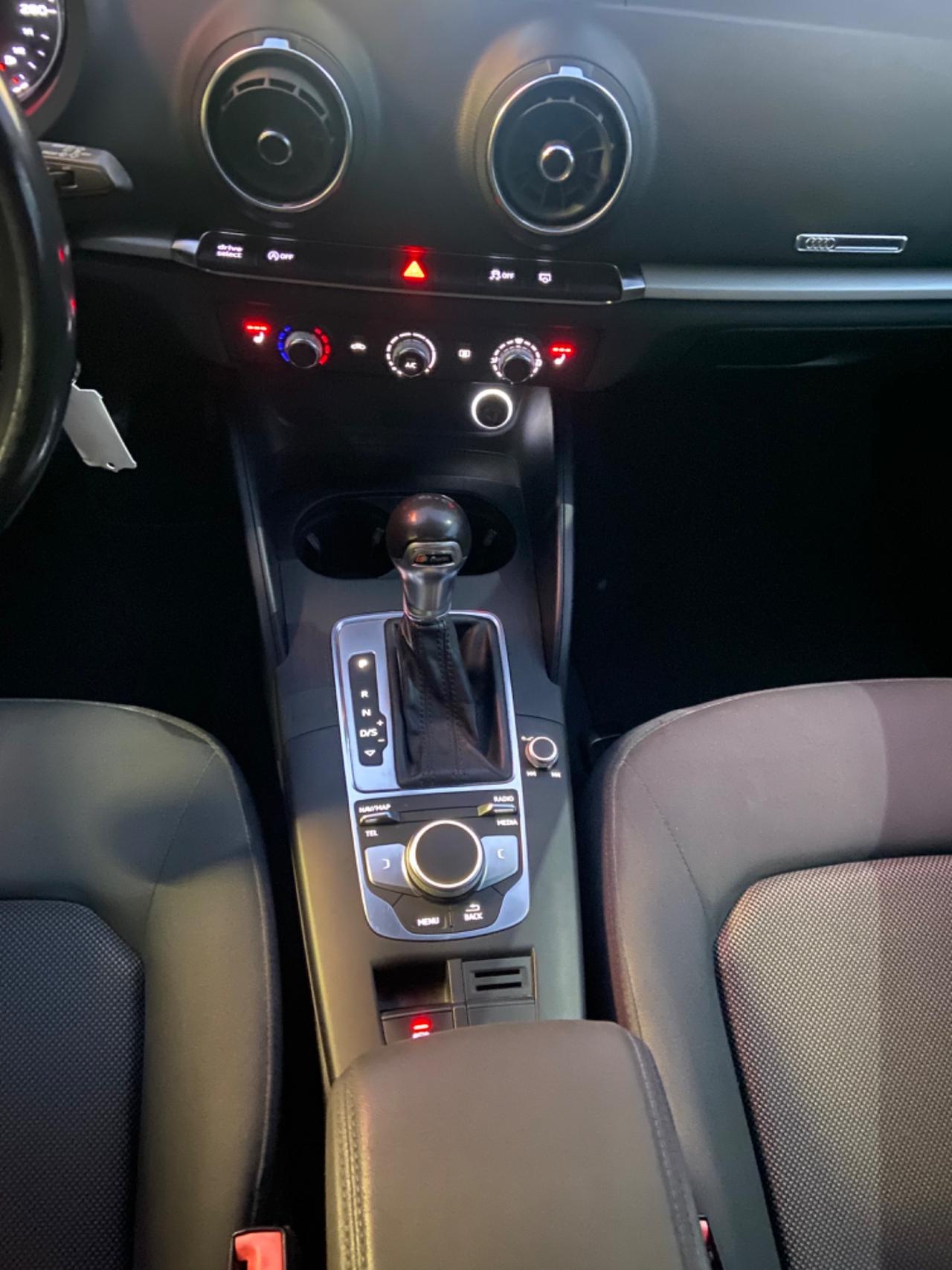 Audi A3 1.6 TDI 116 CV S tronic 2018 garanzia 12Mesi