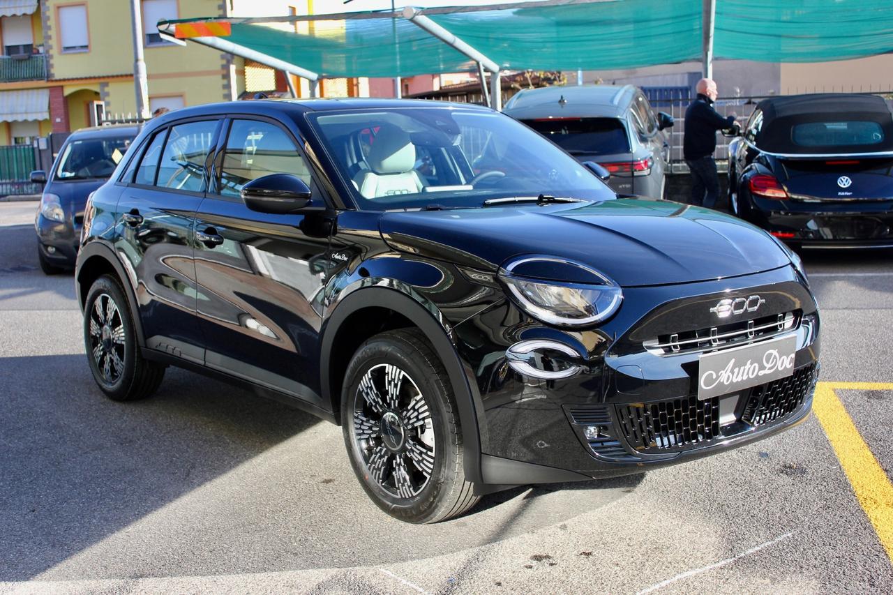 Fiat 600 1.2 HYBRID ICON 145CV PADDLE AL VOLANTE APPLE CAR PLAY