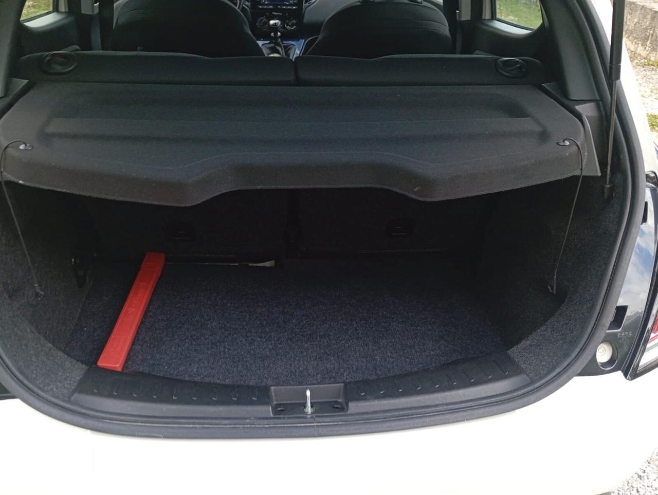 Lancia Ypsilon elefantino 1.2 69 CV UNIPRO