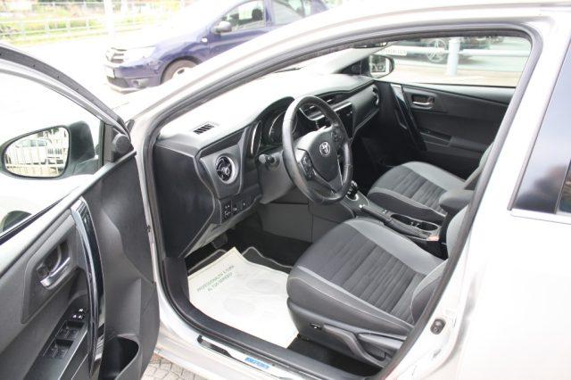 TOYOTA Auris Touring Sports 1.8 Hybrid Business