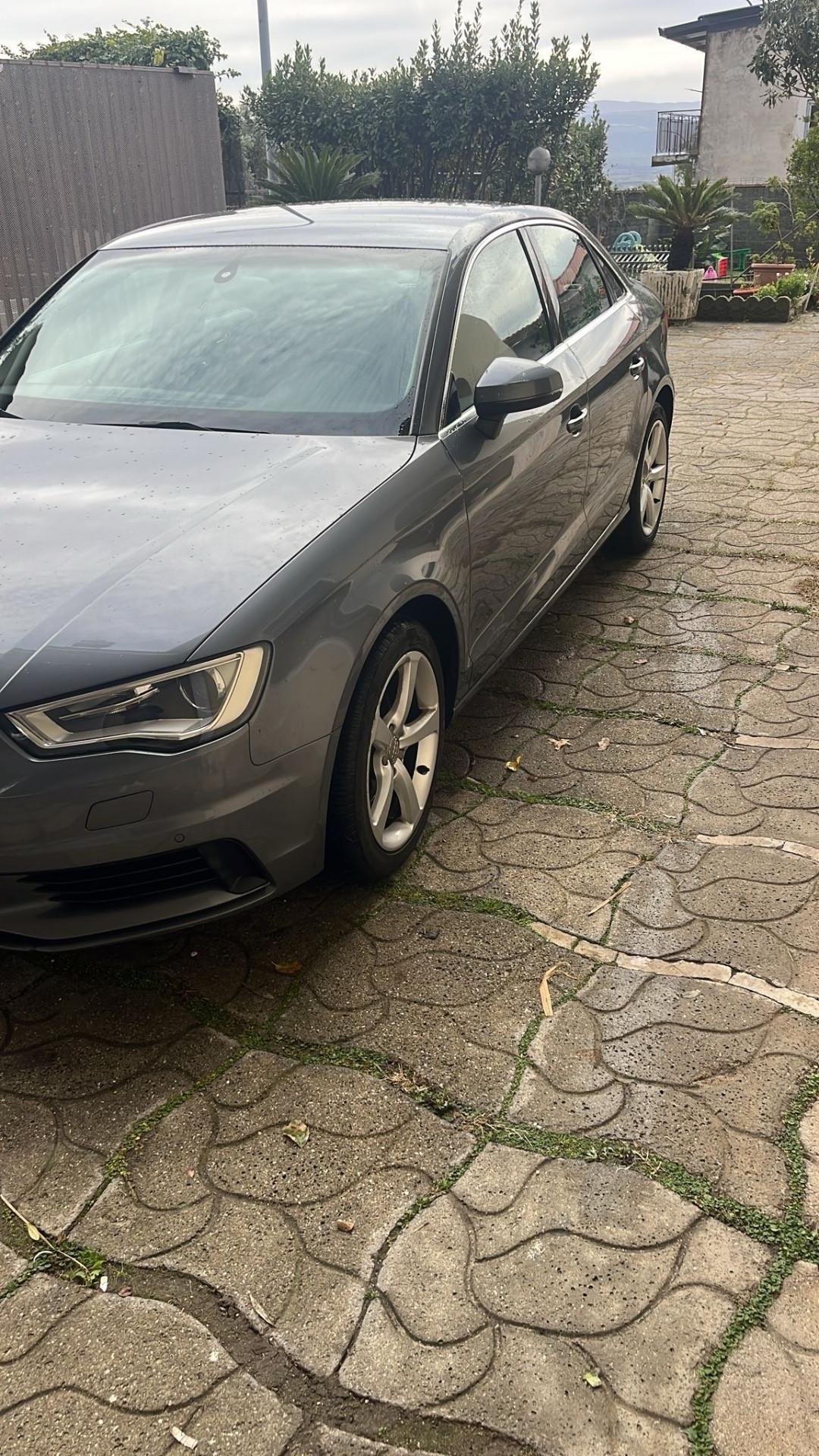 Audi A3 Sedan 1.6 TDI clean diesel Ambition