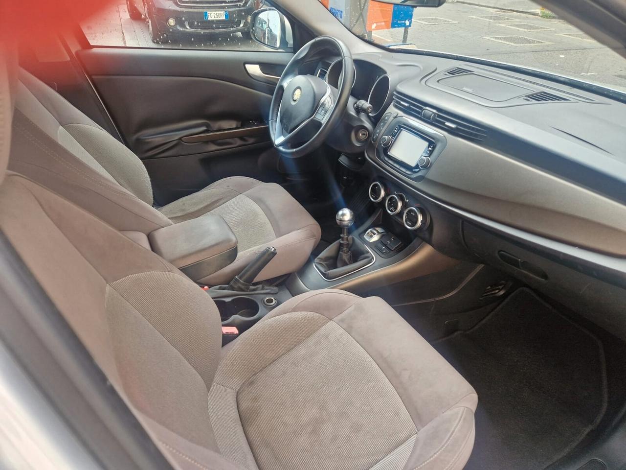 Alfa Romeo Giulietta 1.6 JTDm-2 105 CV Exclusive