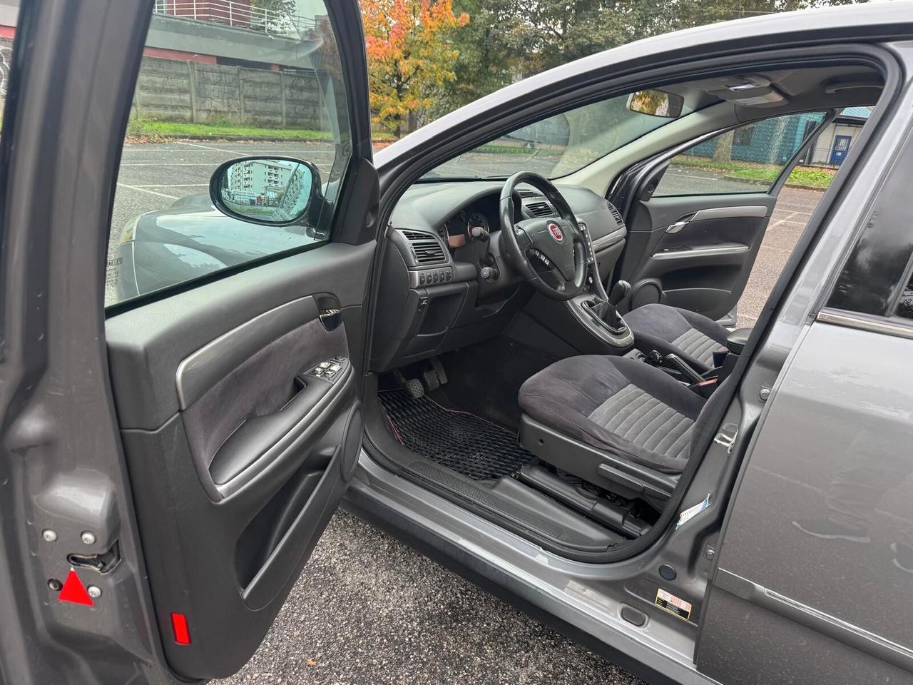 Fiat Croma 2.2 MPI 16V EMOTION
