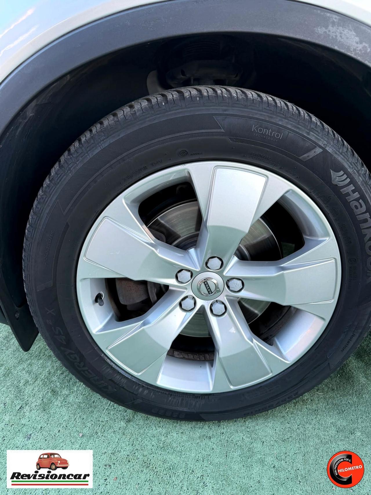 Volvo XC40 D4 AWD Geartronic Momentum
