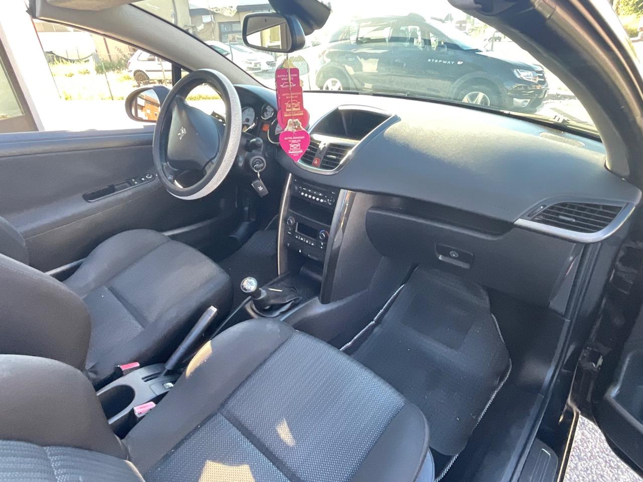 Peugeot 207 1.6 THP 150CV CC Féline