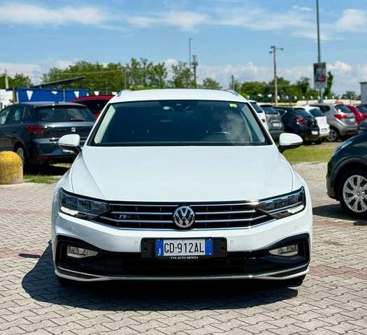 Volkswagen Passat Variant 2.0 tdi R-Line Executive 150cv dsg