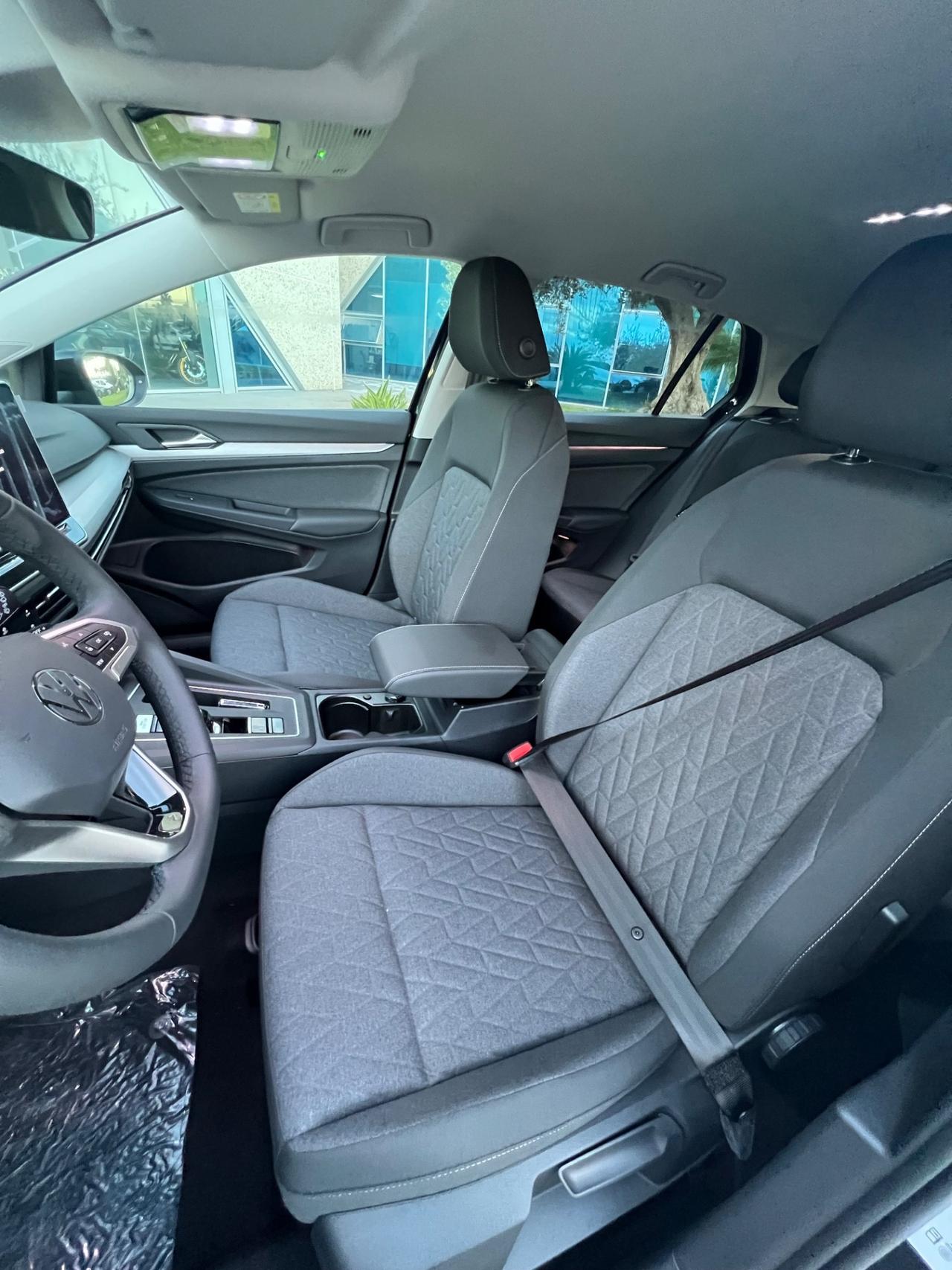 Volkswagen Golf 1.5 TSI eHybrid DSG possibilità noleggio no scoring