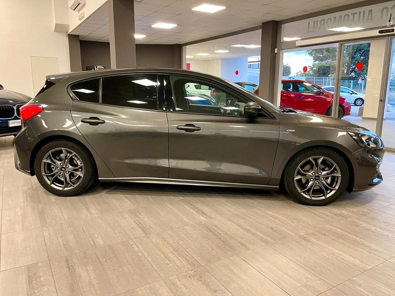 Ford Focus 1.5 EcoBlue 120cv A8 ST-Line