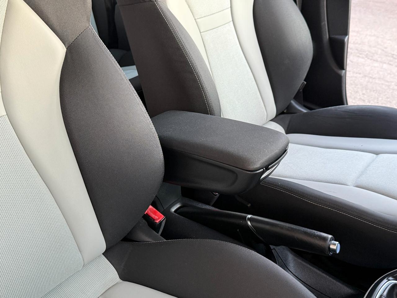 Audi A1 SPB 1.6 TDI 105CV NAVI LED - 2012