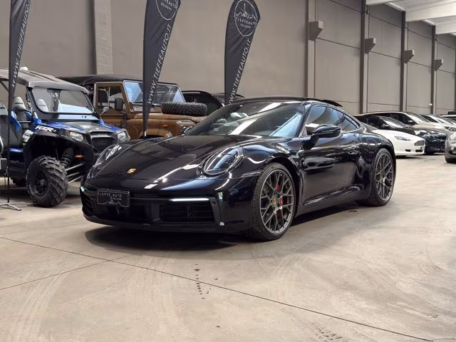PORSCHE 911 Carrera 4S