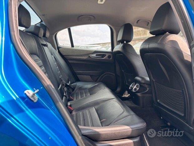 Alfa Romeo Giulia 2.2 Turbodiesel 210 CV AT8 AWD Q