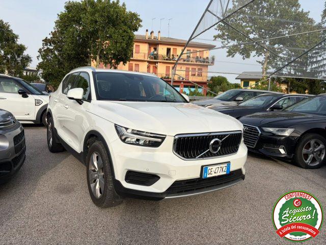 VOLVO XC40 T2 Geartronic Momentum